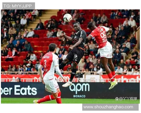 里昂主场大胜那不勒斯四球狂潮绝杀瞬间点燃全场激情 里昂主场大胜那不勒斯四球狂潮绝杀瞬间点燃全场激情